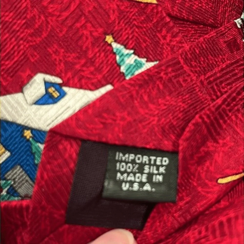 CLAYBROOKE Christmas tie imported 100% silk made‎ in the USA red blue green